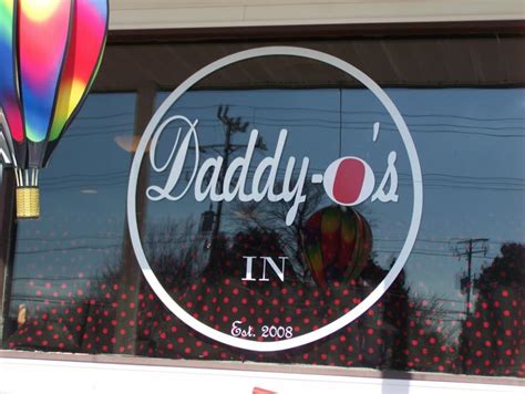 Daddy o's - Daddy-o definition: . See examples of DADDY-O used in a sentence. 